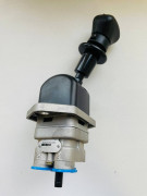 Кран стояночного тормоза 3-х выводной с датчиком WABCO 9617231110 КамАЗ-4308, 5350, 6520
